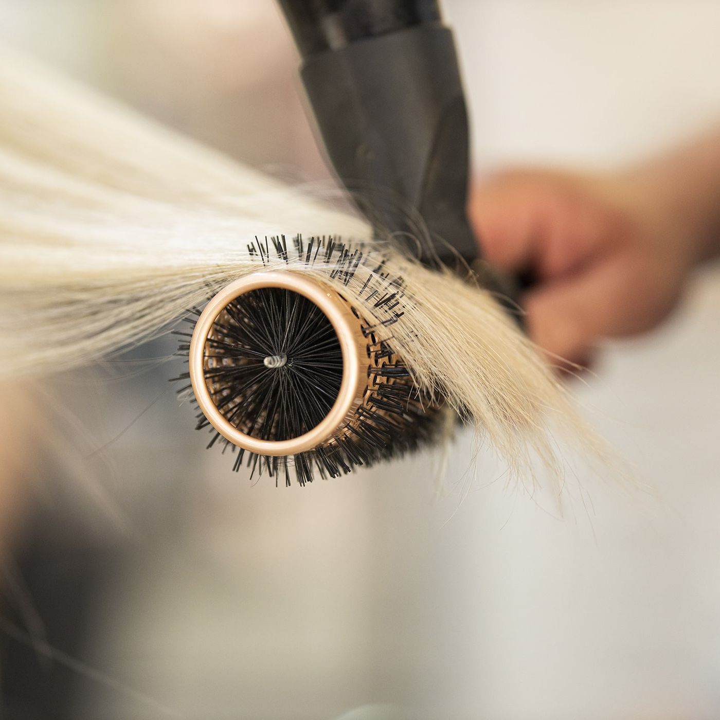 Haare föhnen